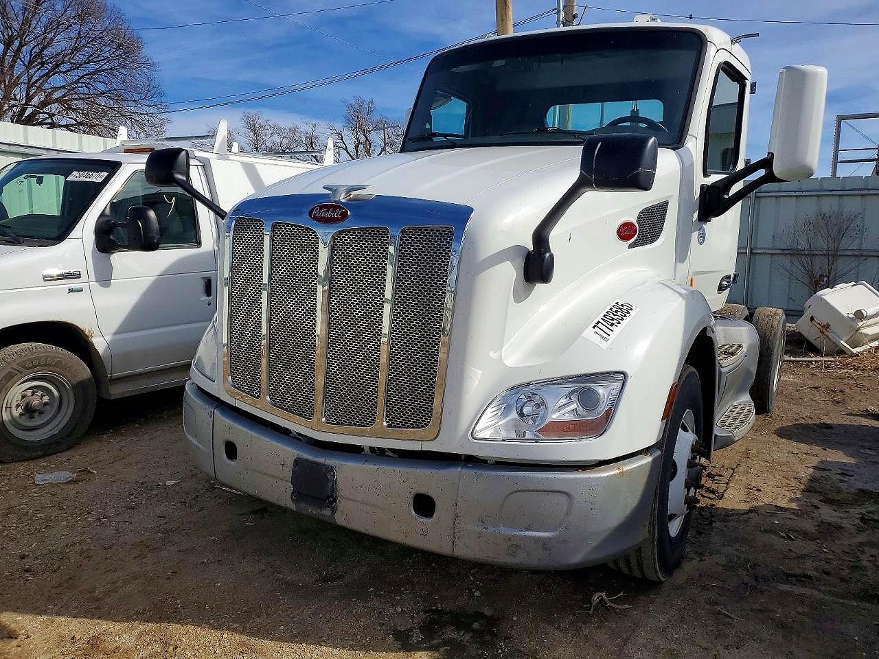 2017 Peterbilt 579