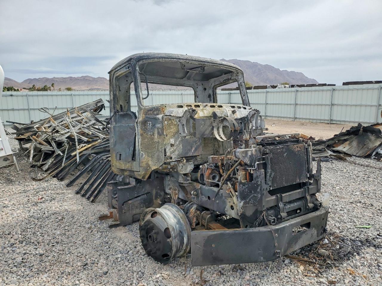 2023 Mack Trailer
