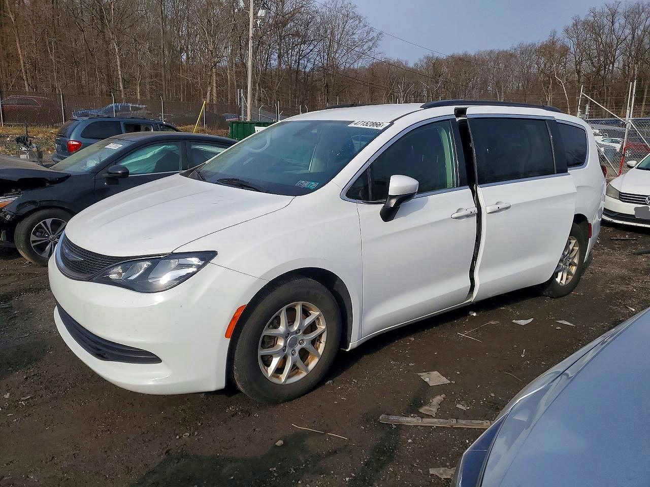 2020 Chrysler Voyager