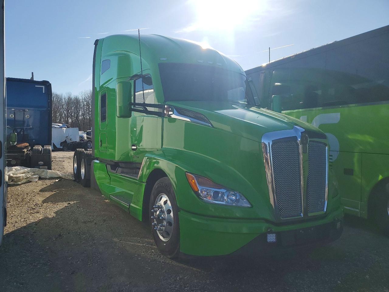 2023 Kenworth T680