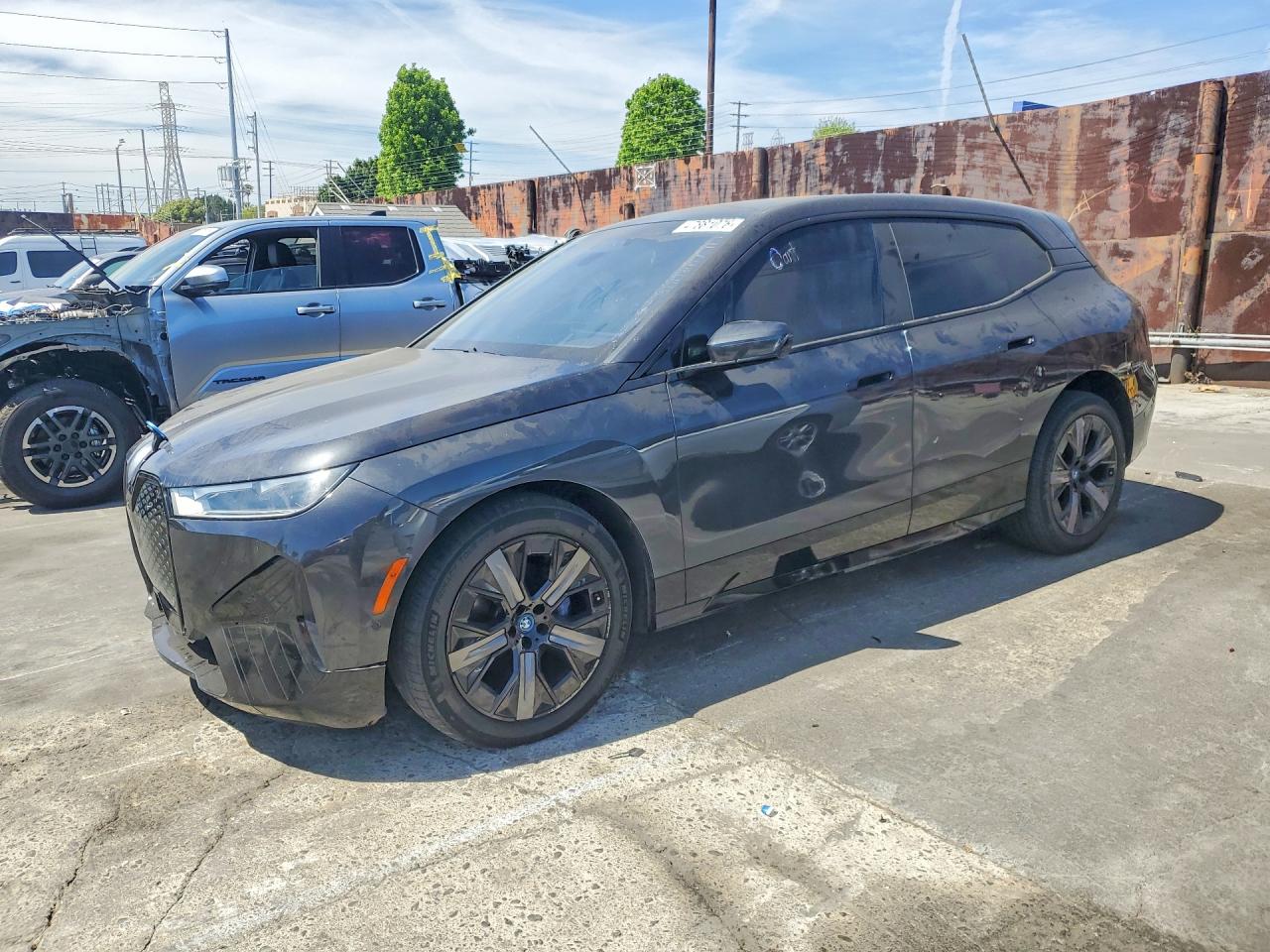 BMW iX
