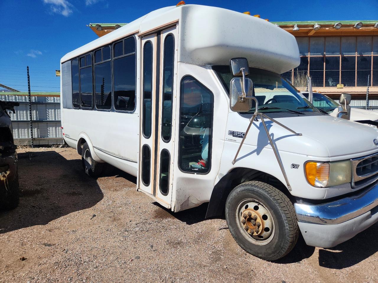 2002 Ford Econoline E350