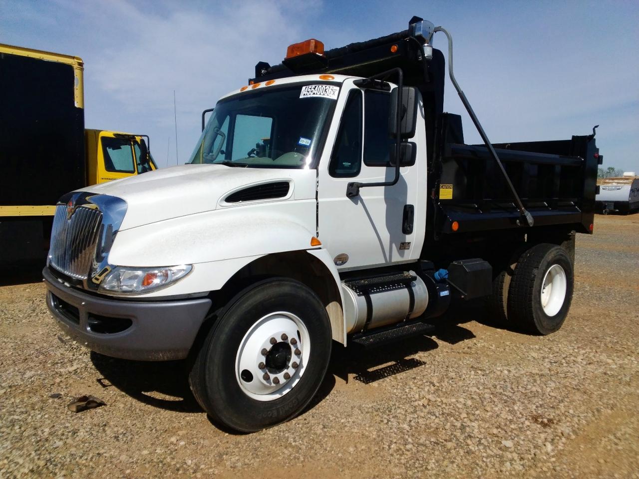2018 International Ma025