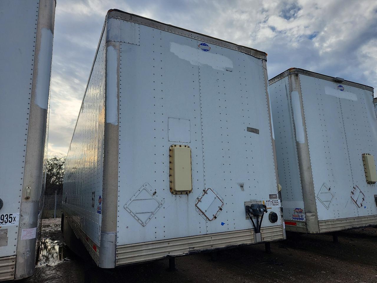2014 Util Dry Van Trailer