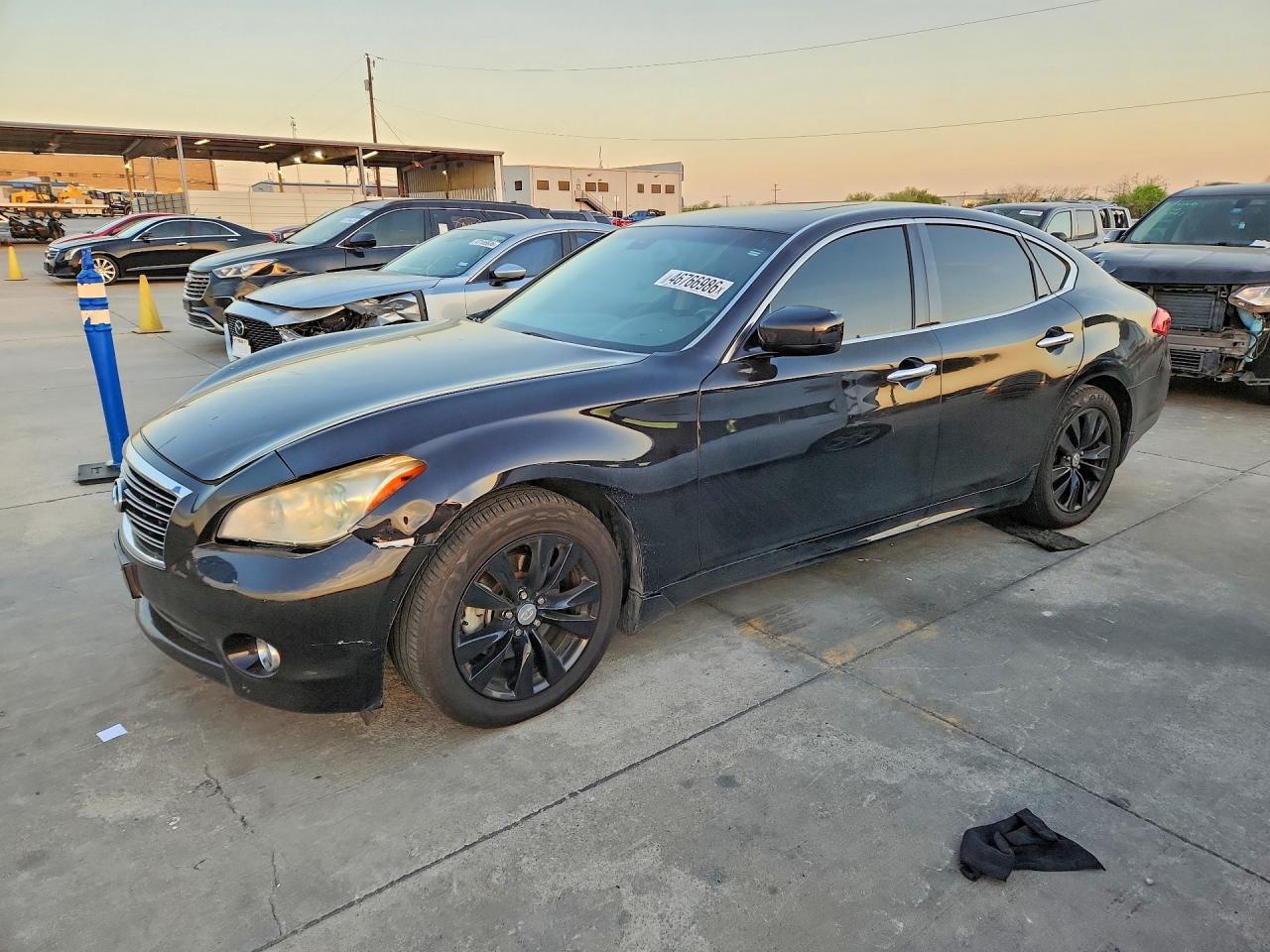 2013 Infiniti M37