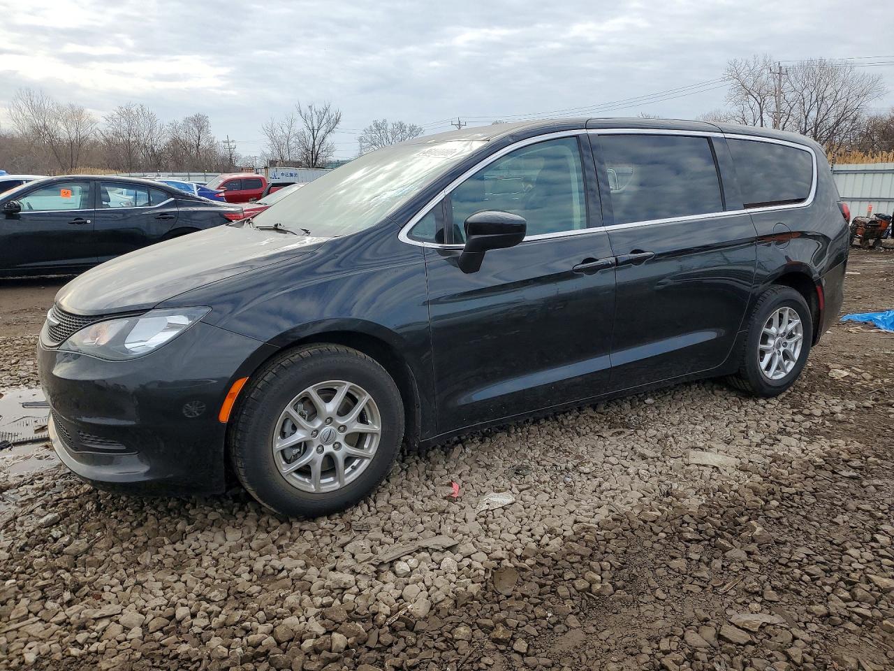 2022 Chrysler Voyager