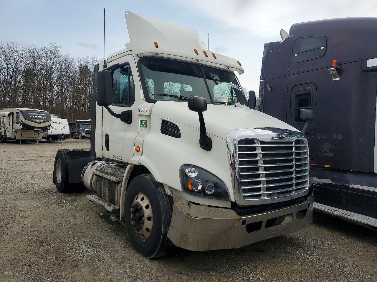 Freightliner Cascadia 113