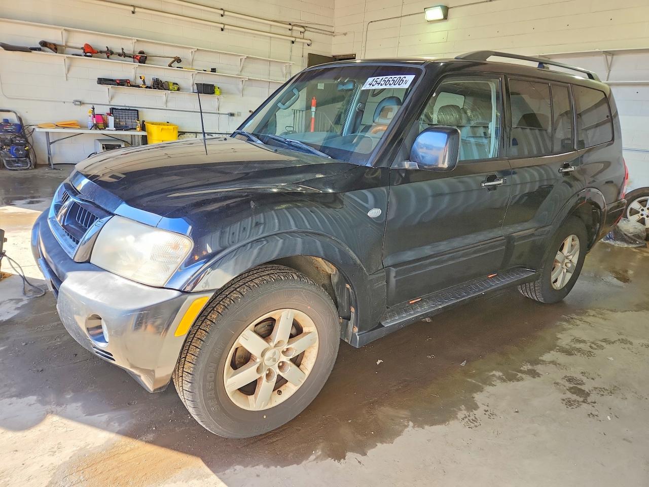 2005 Mitsubishi Montero