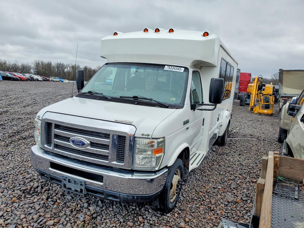 2015 Ford Econoline E350