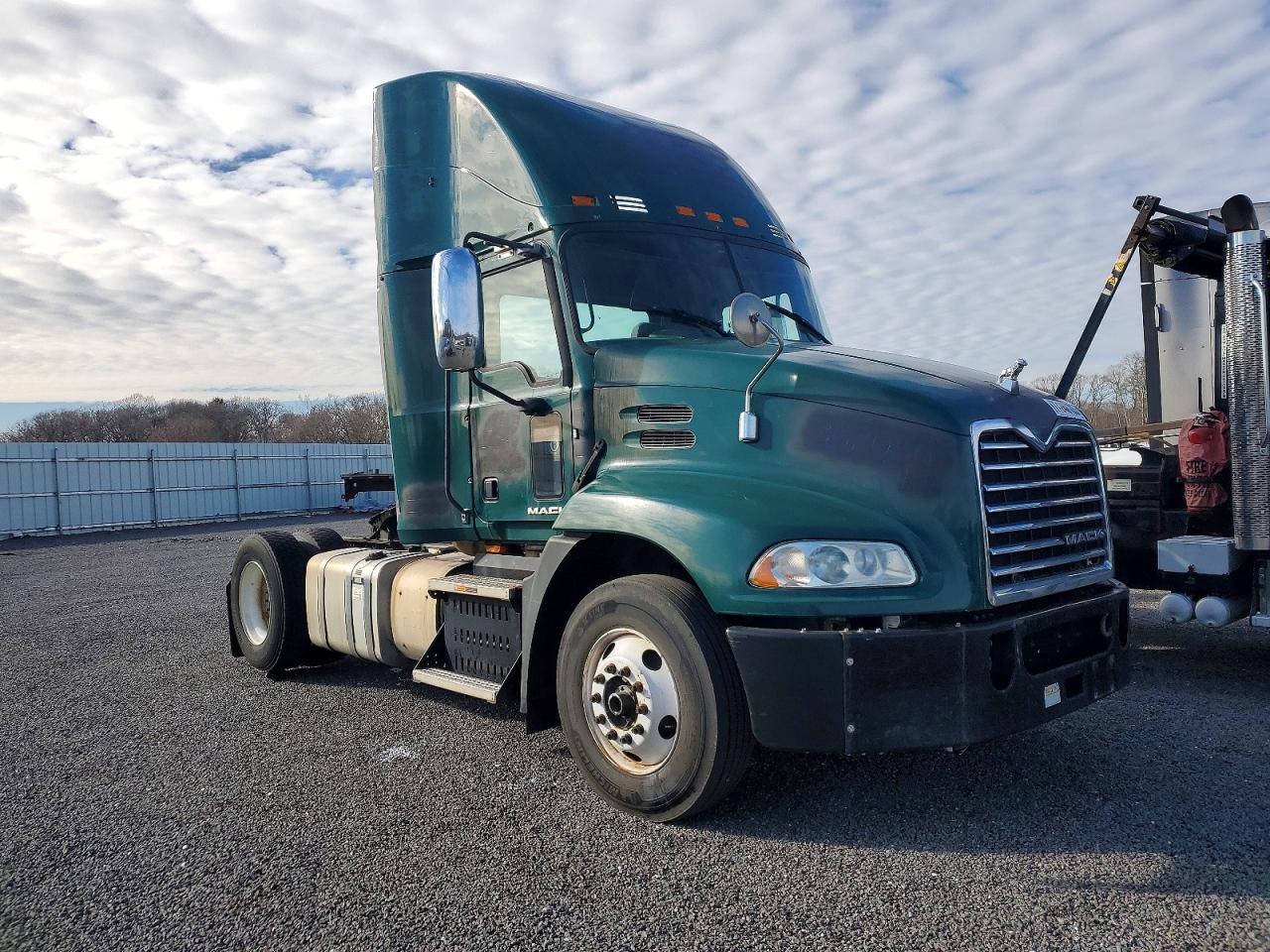 2017 Mack Cxu612