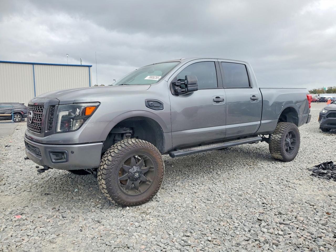 Nissan Titan
