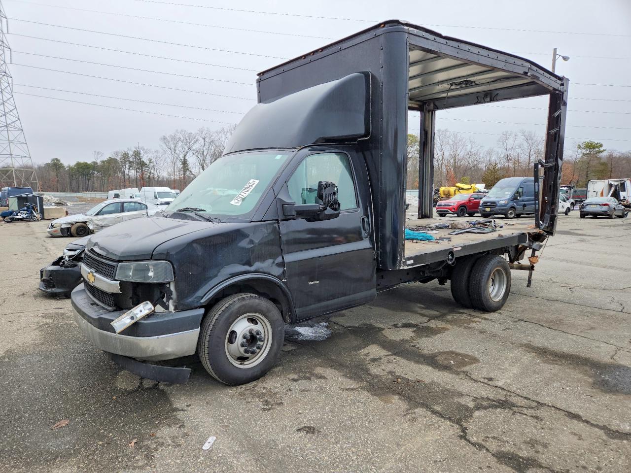 2023 Chevrolet Express 3500