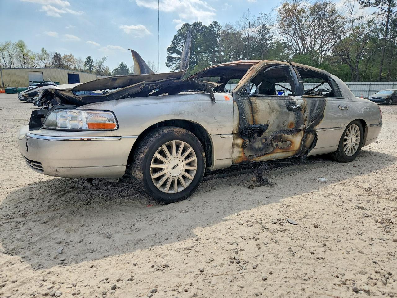 2003 Lincoln Town Car