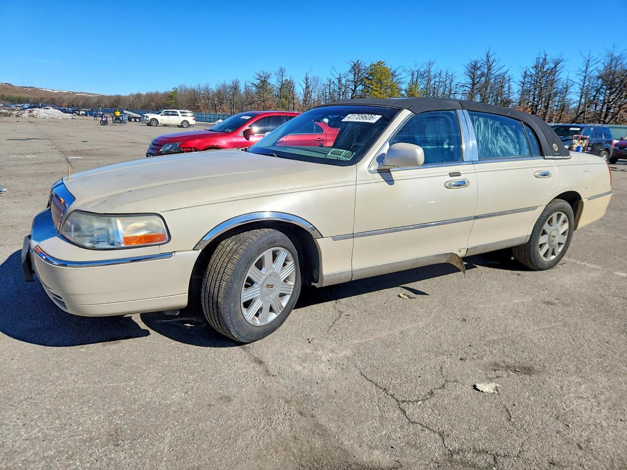 2003 Lincoln Town Car