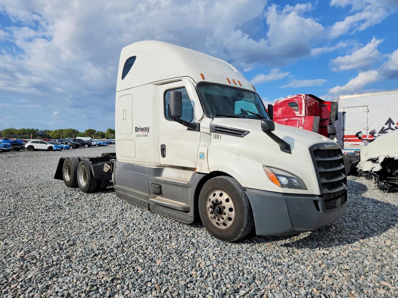 2020 Freightliner Cascadia 126
