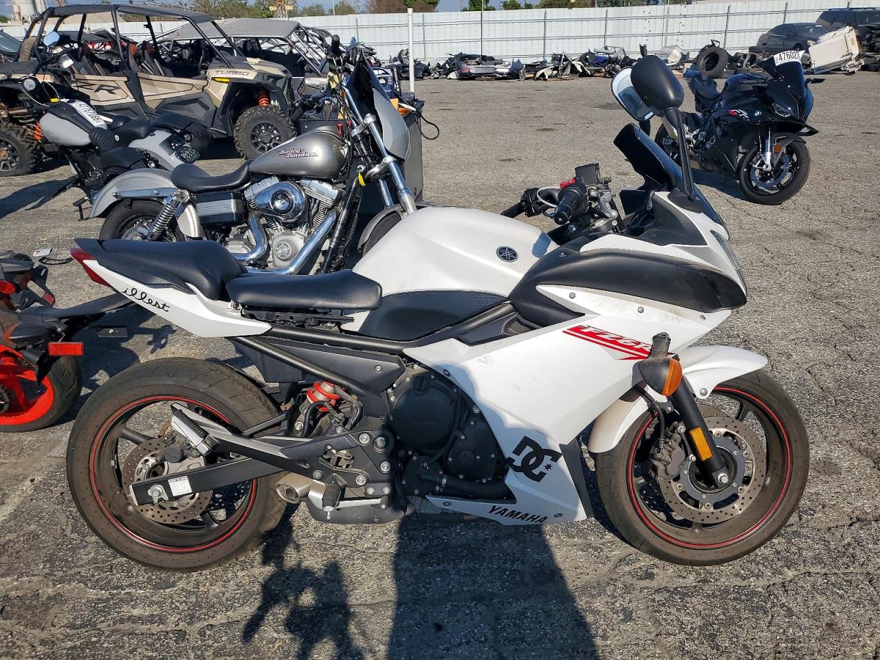 Yama Fz6