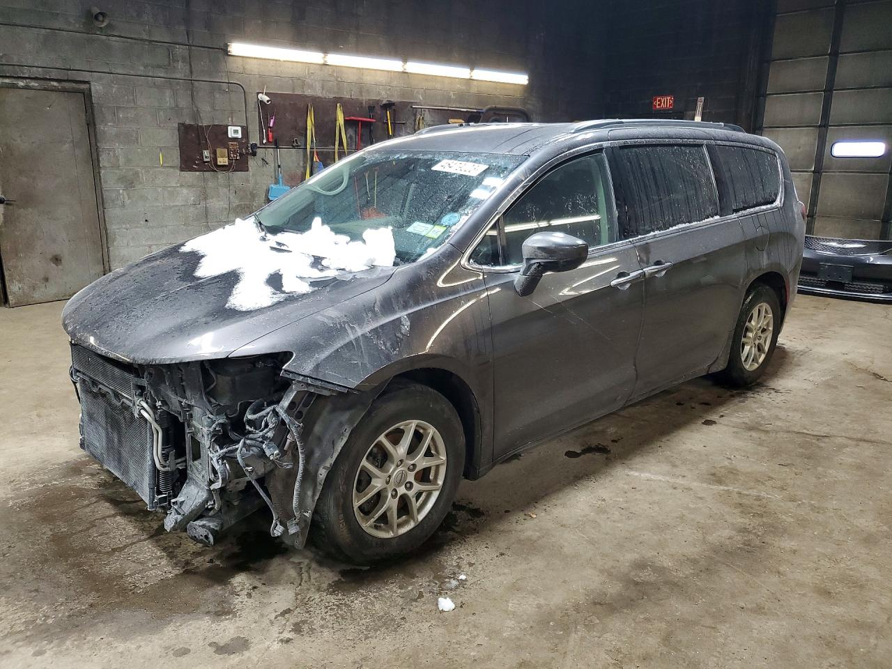 2021 Chrysler Voyager