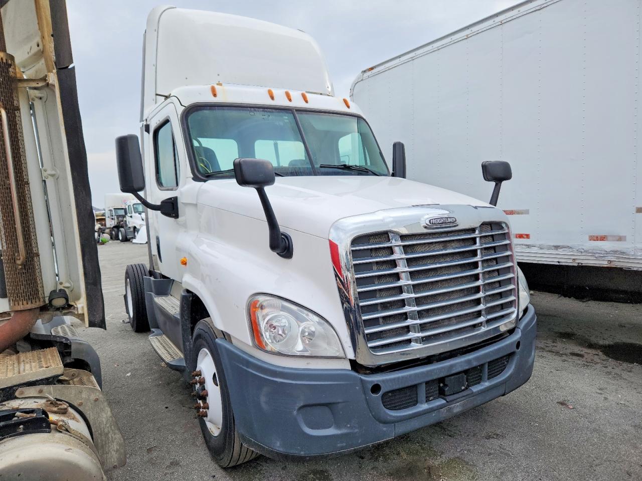 2016 Freightliner Cascadia 125