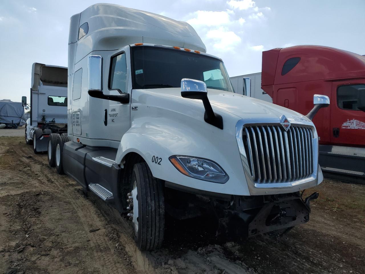 2018 International Lt625