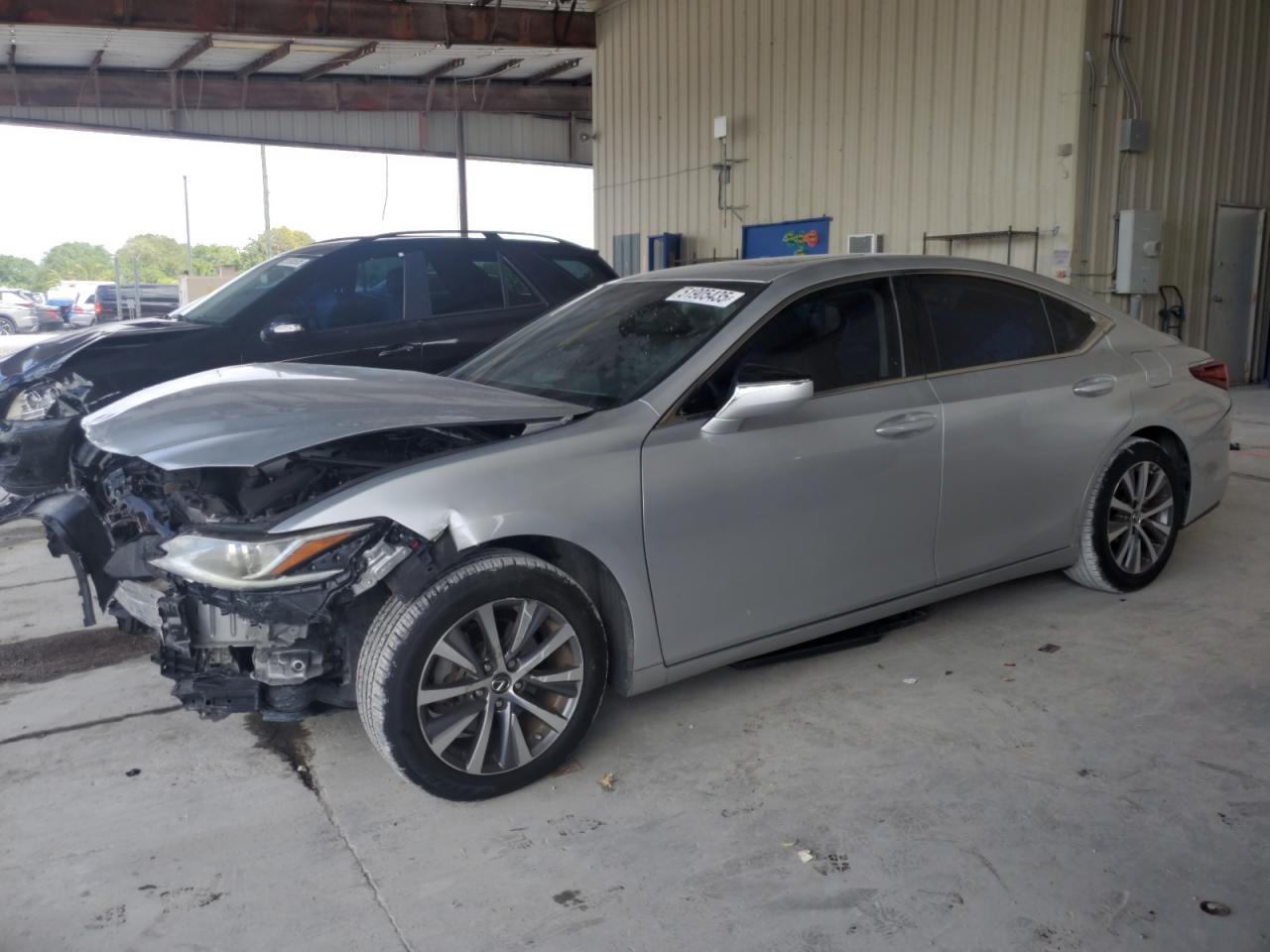 2019 Lexus ES350