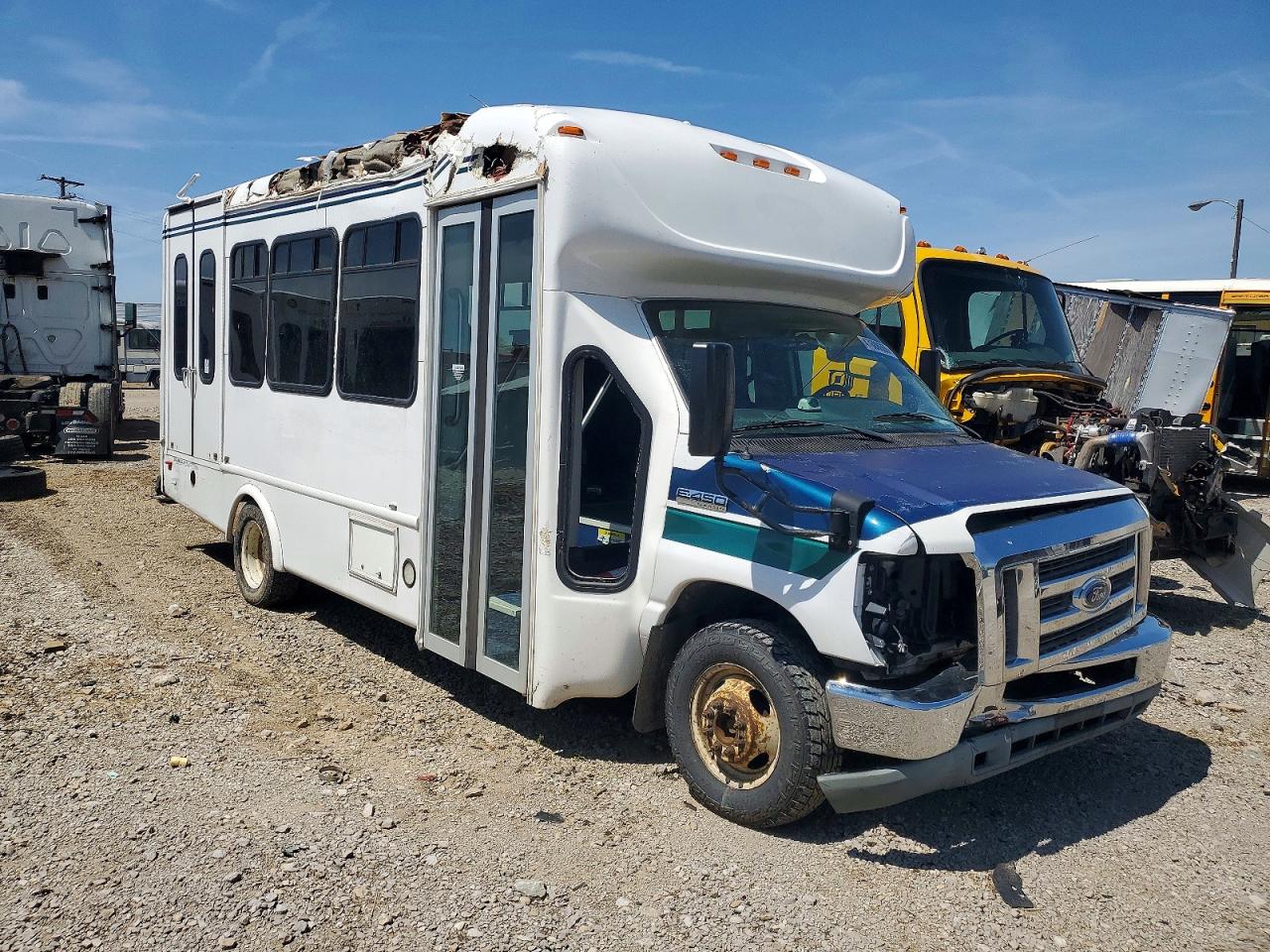 2017 Ford E-450