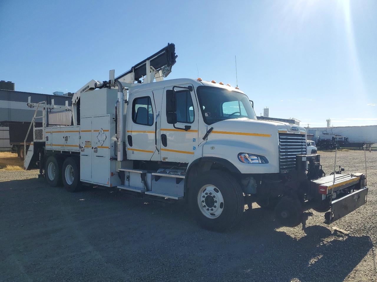 2012 Freightliner M2 106