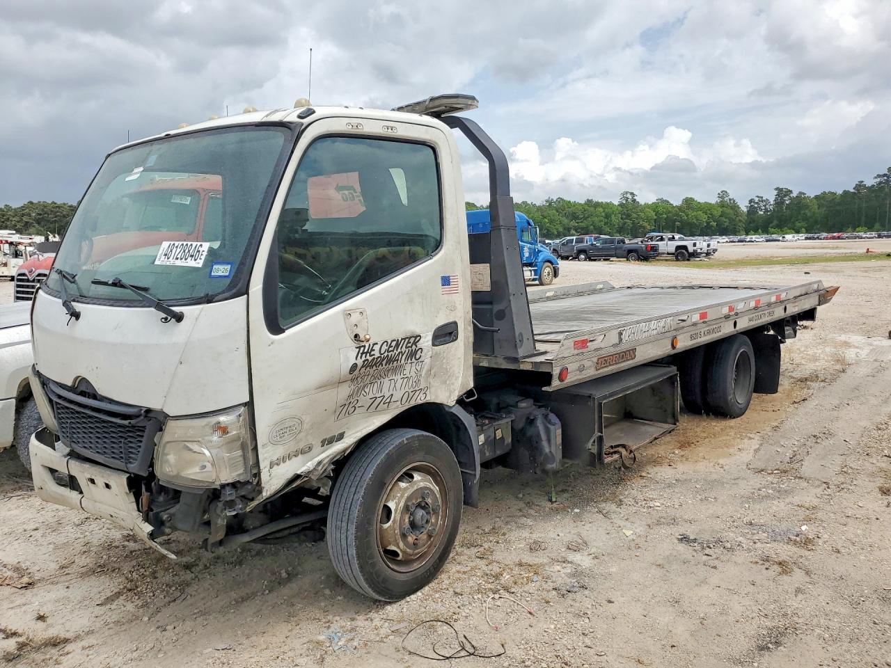 Hino 195