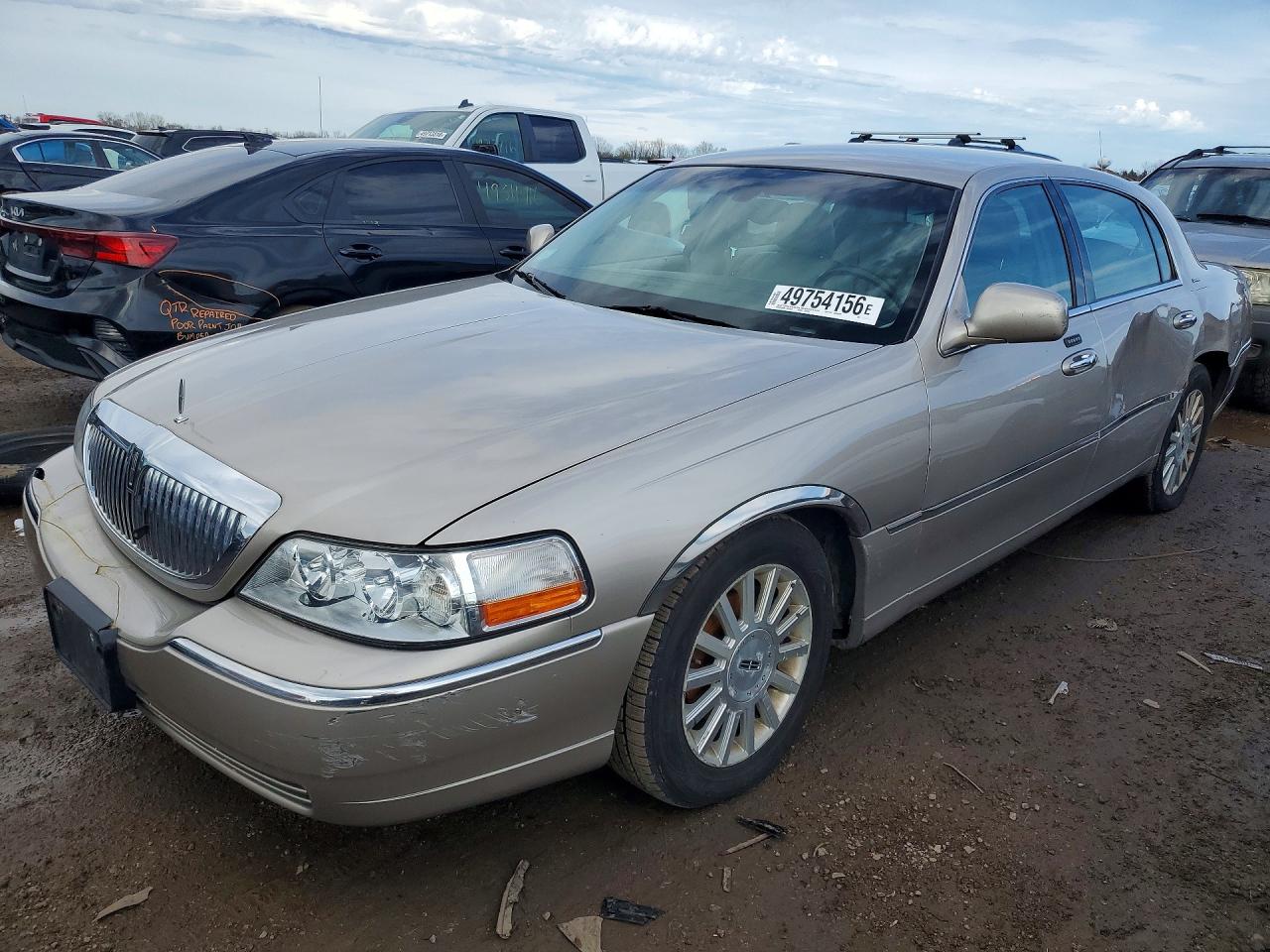 2003 Lincoln Town Car