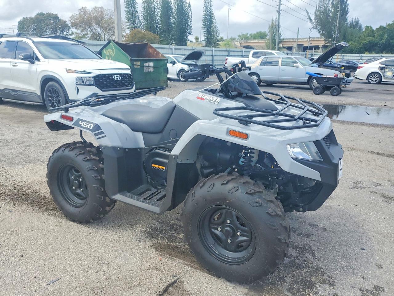 2024 Tracker 4x4