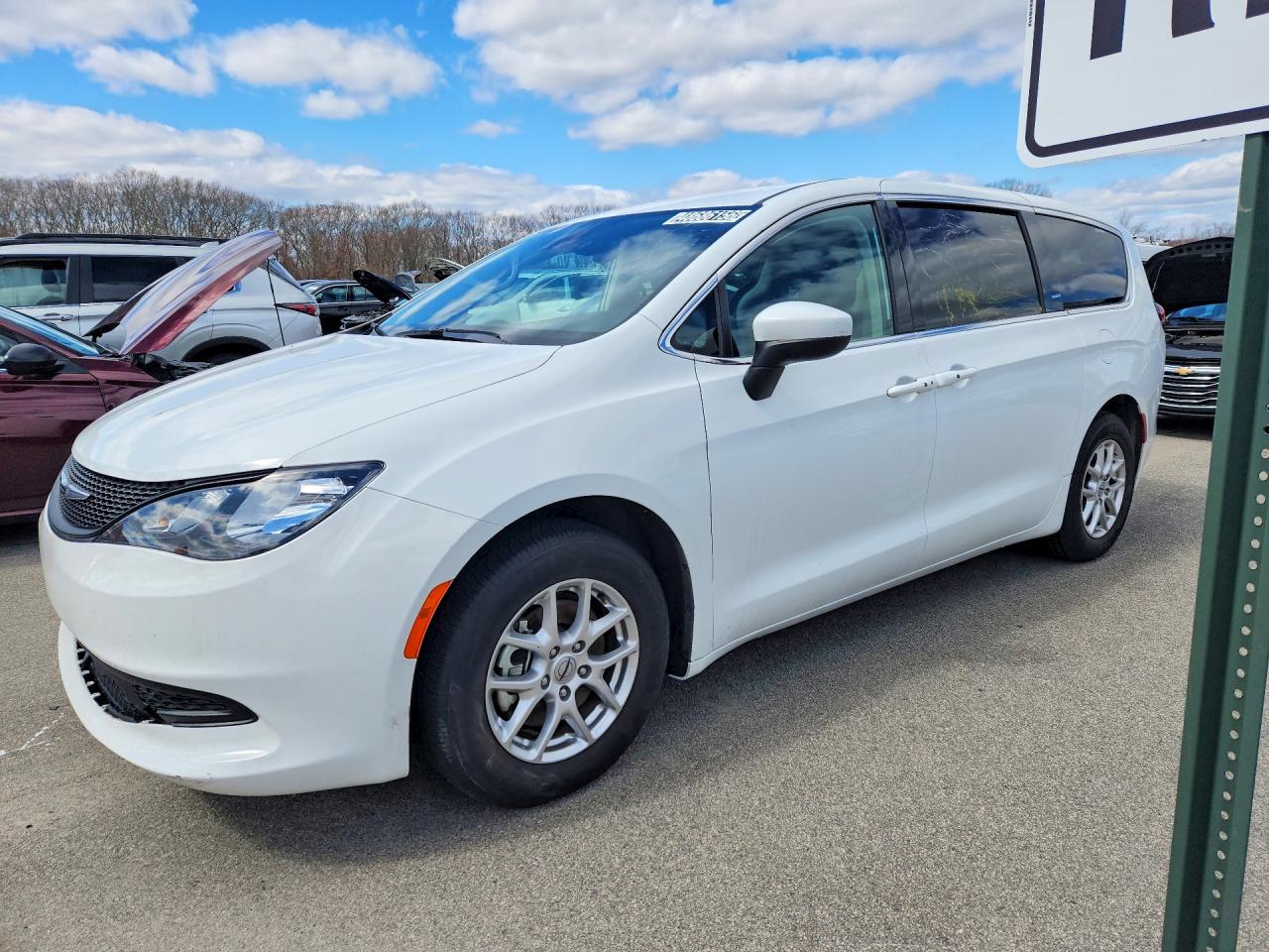 2023 Chrysler Voyager