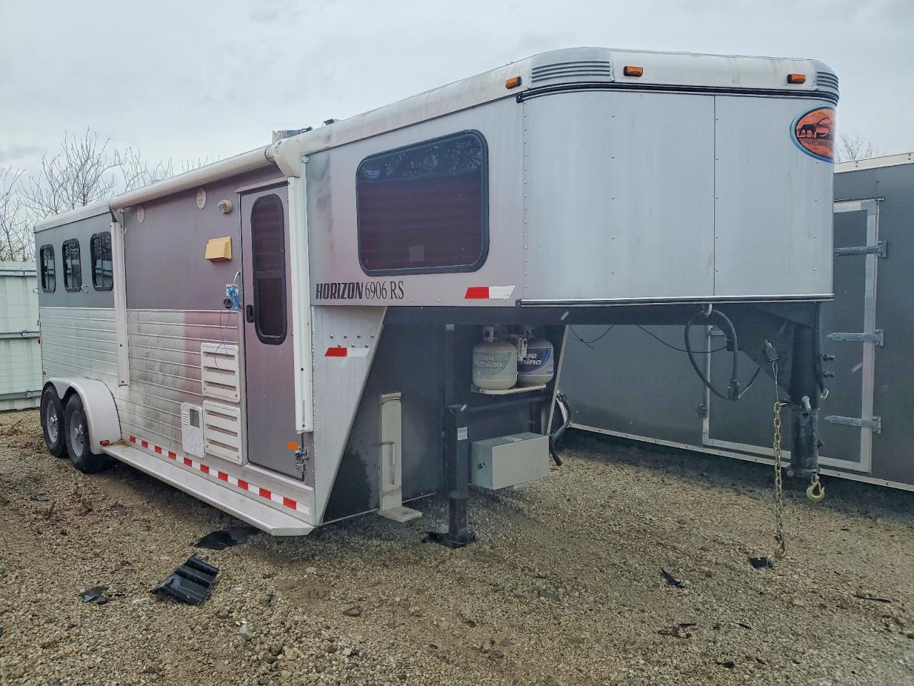 Sundowner Horse Trailer