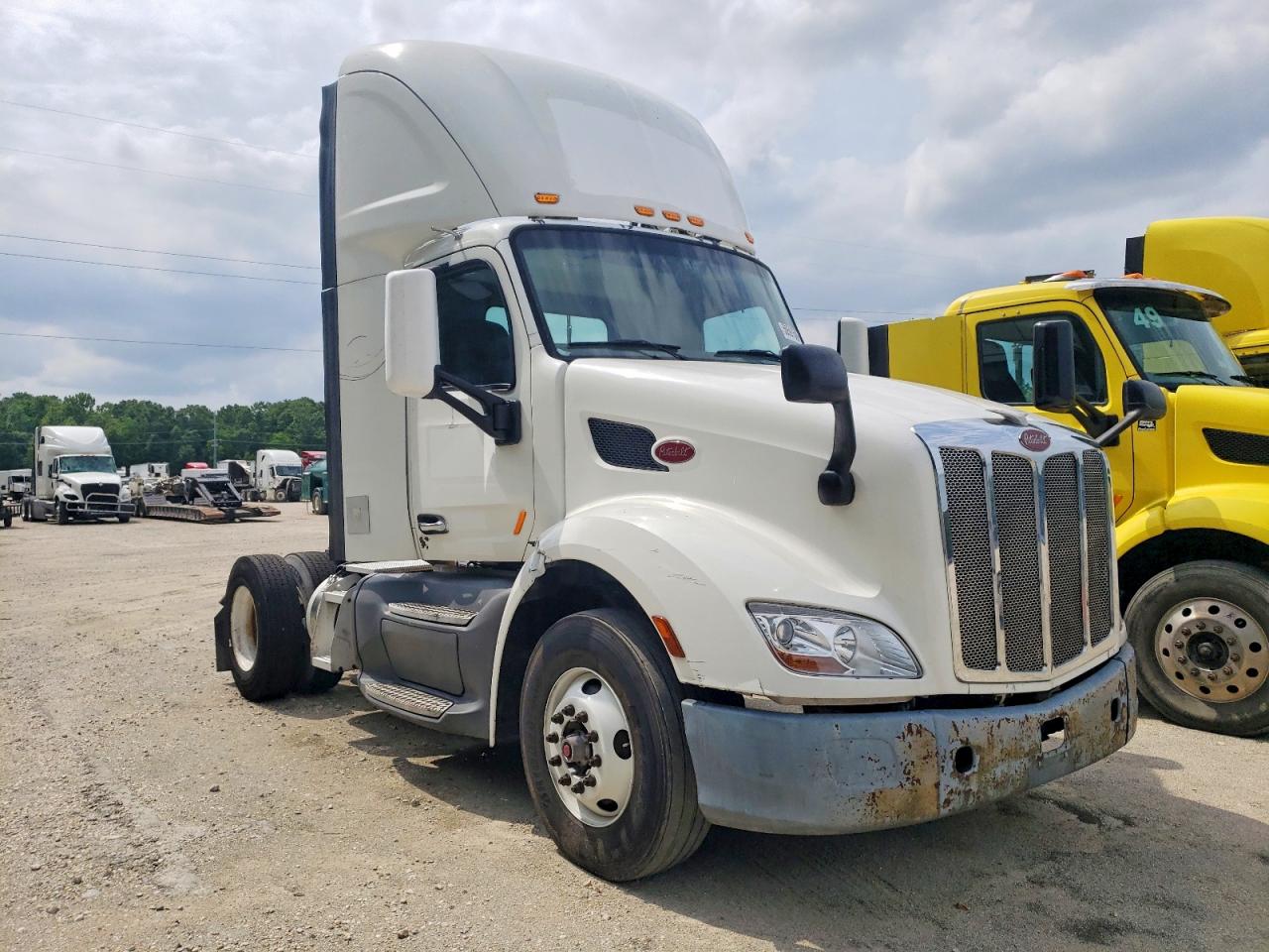 2017 Peterbilt 579