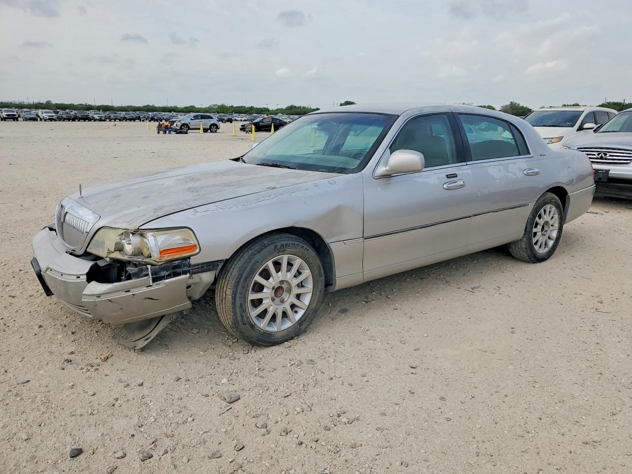 2006 Lincoln Town Car