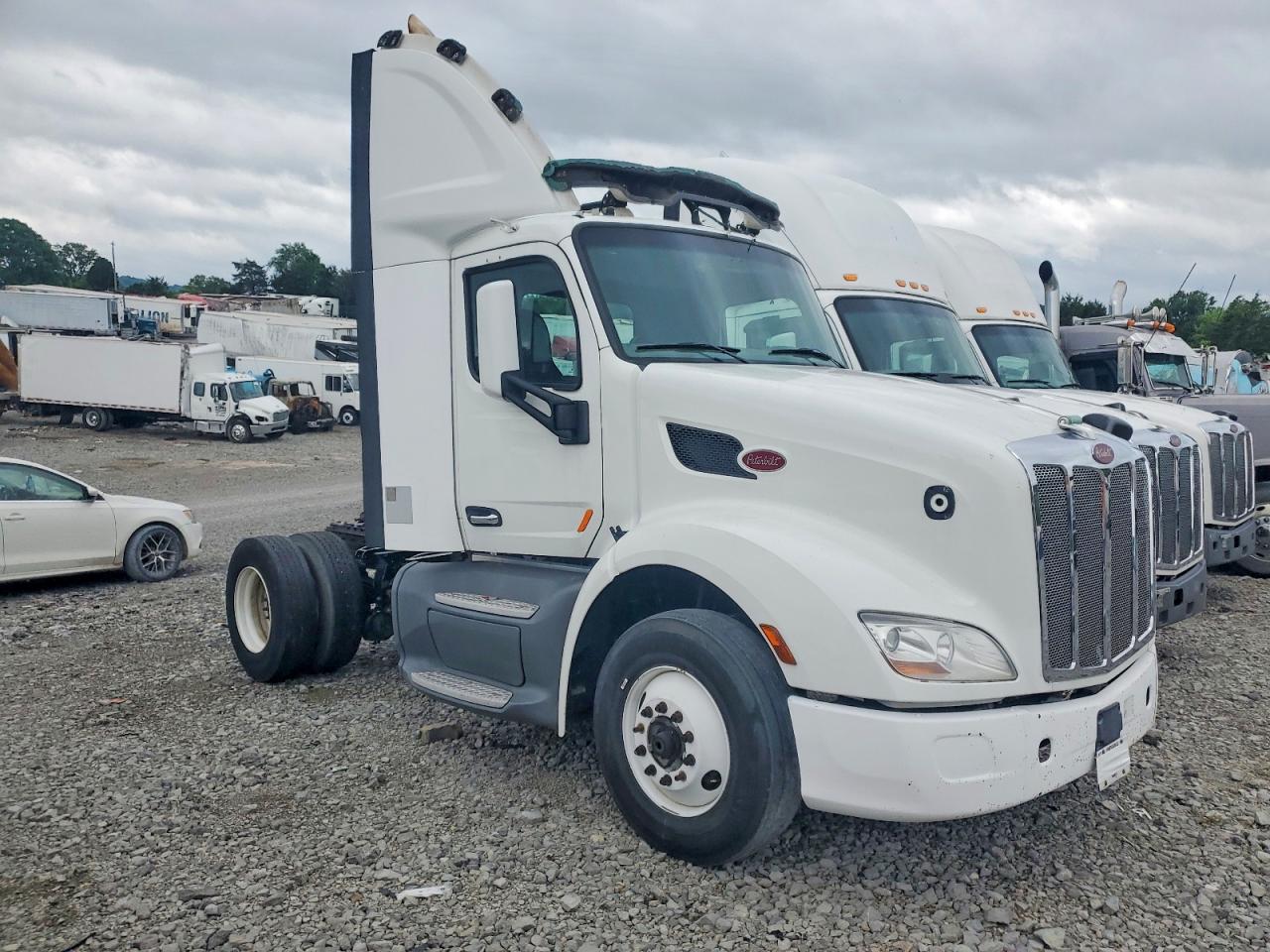 2017 Peterbilt 579