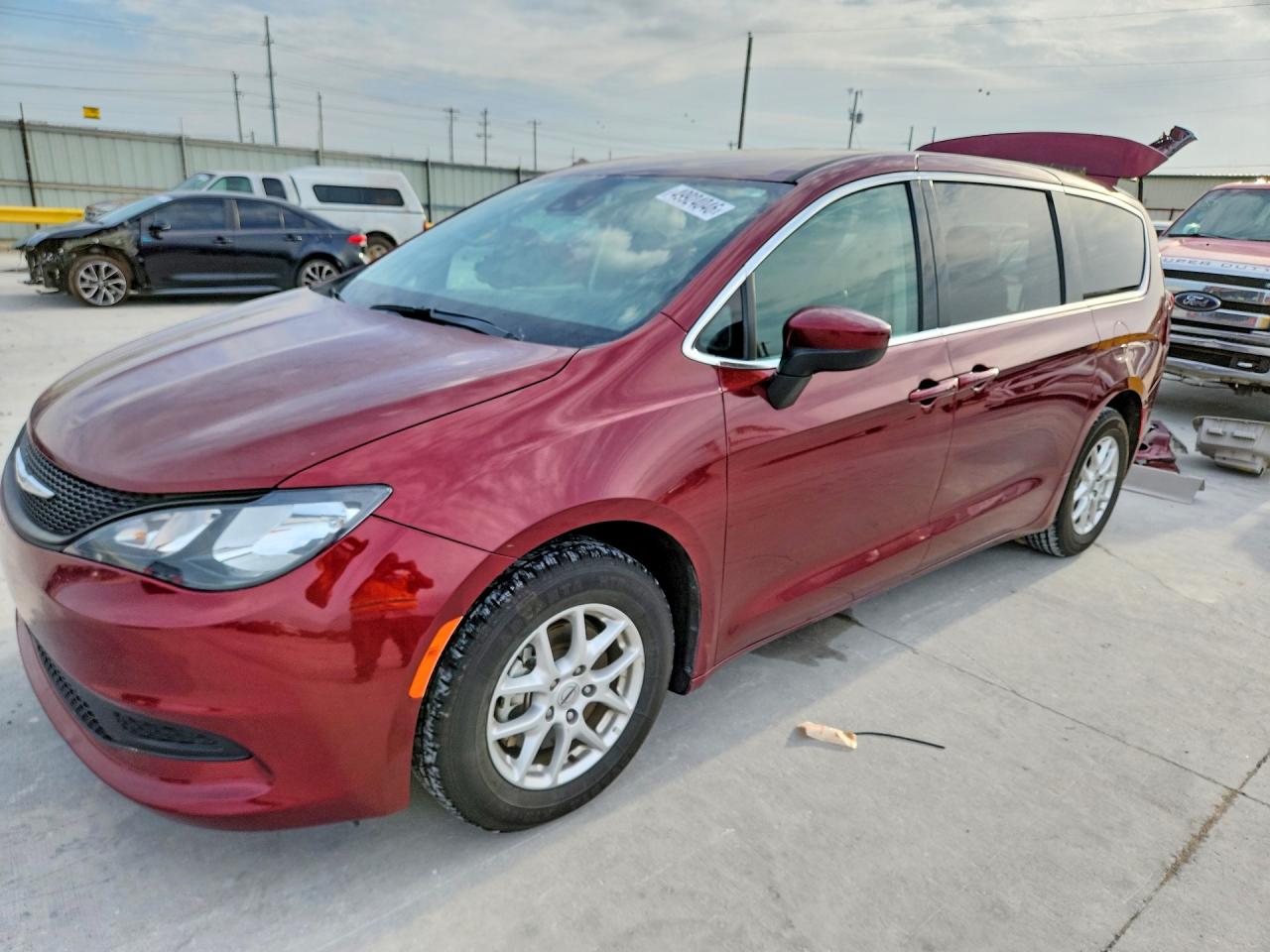 2023 Chrysler Voyager