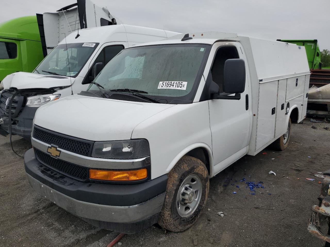 2022 Chevrolet Express 3500