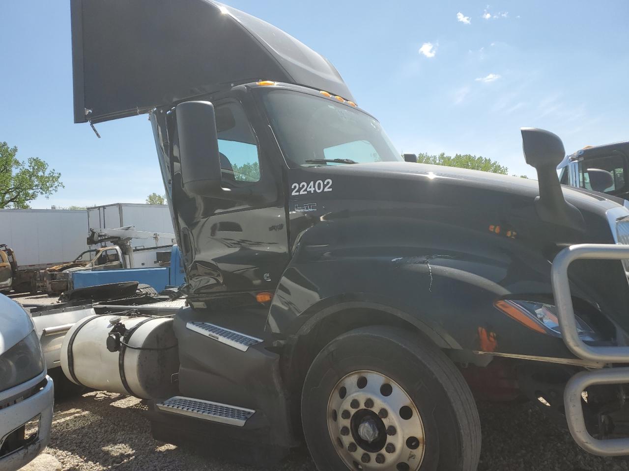 2022 International Lt625