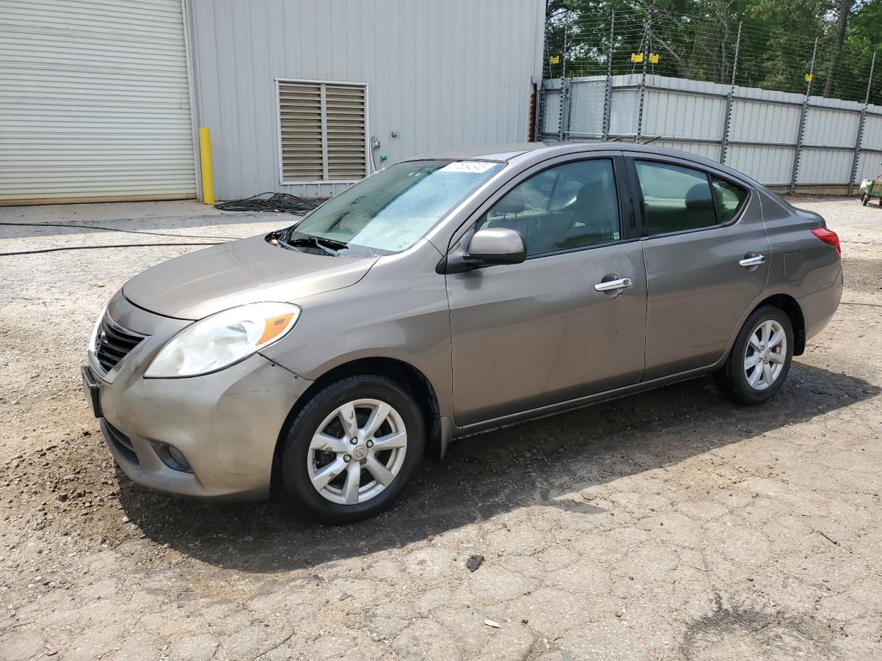 2012 Nissan Versa s S
