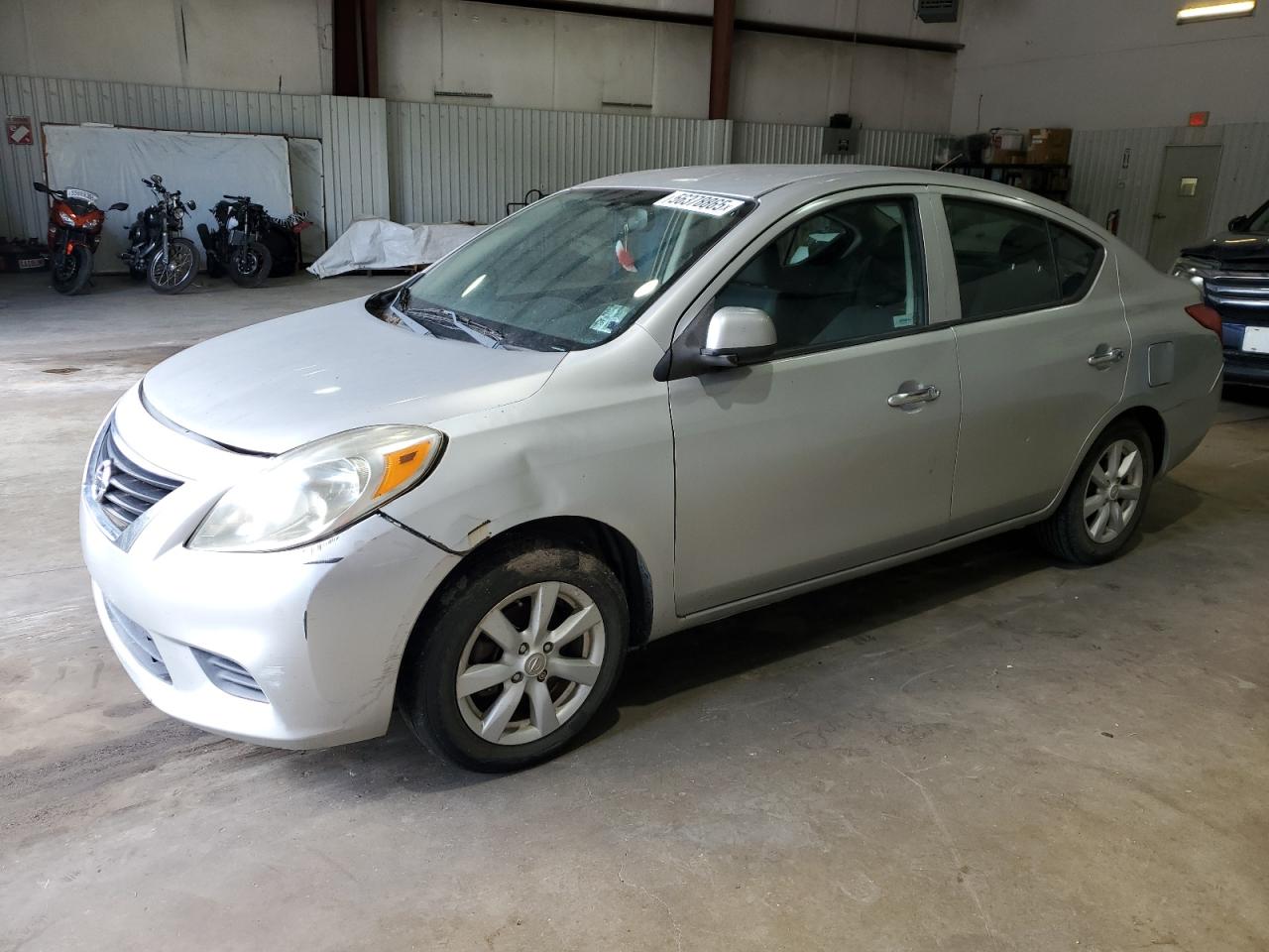 2012 Nissan Versa s S