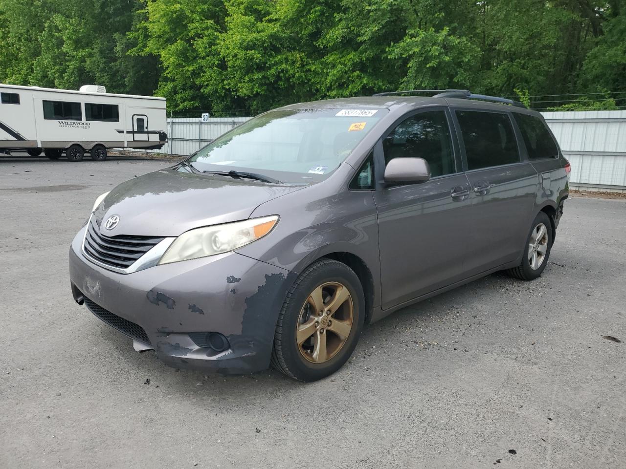 2014 Toyota Sienna le