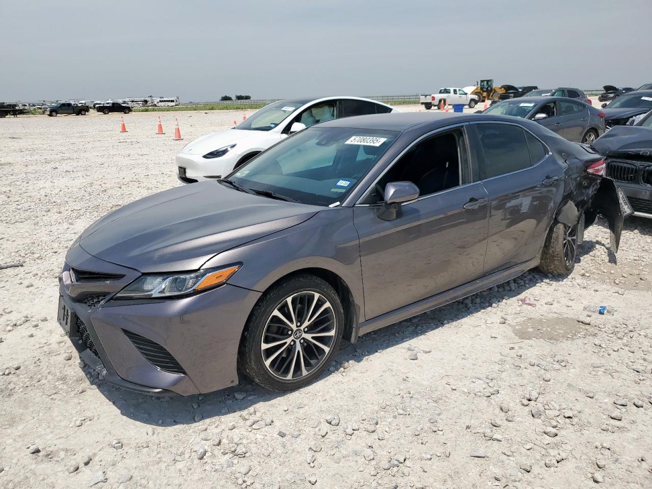 2020 Toyota Camry se SE