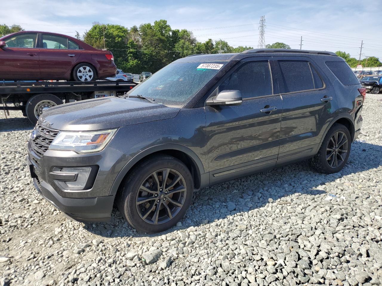 2017 Ford Explorer x XLT