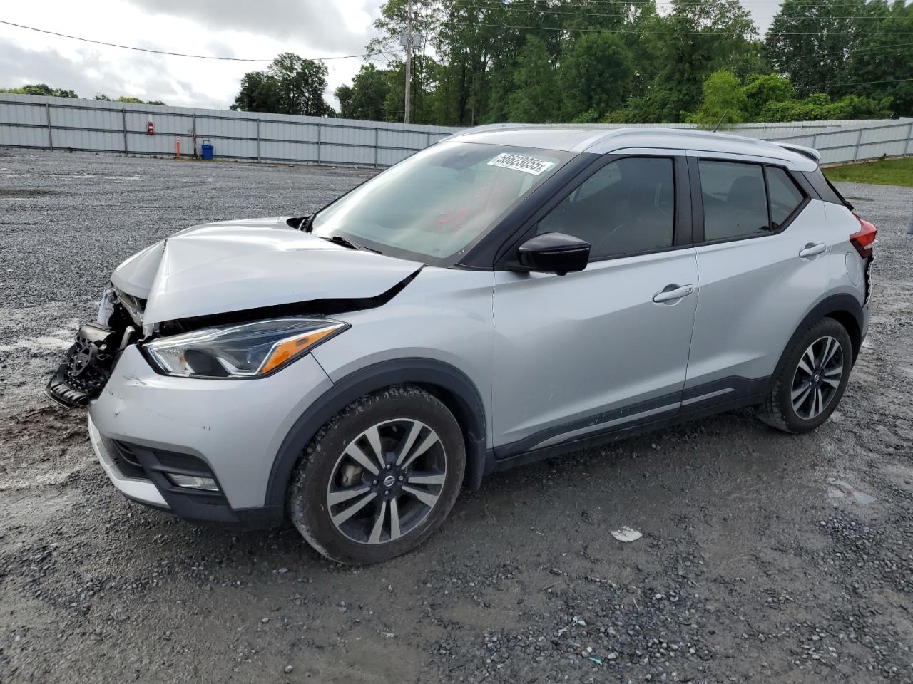 2020 Nissan Kicks sr SR