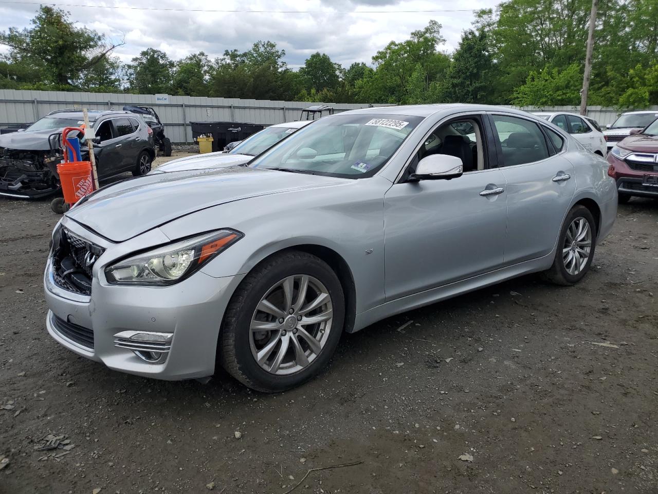 2017 Infiniti Q70