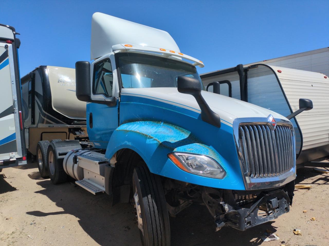 2019 International Lt625