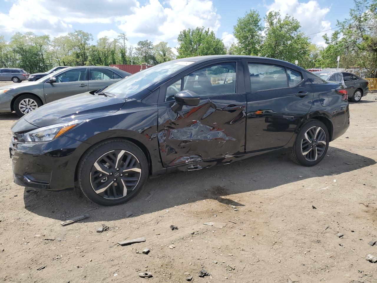 2025 Nissan Versa sr SR