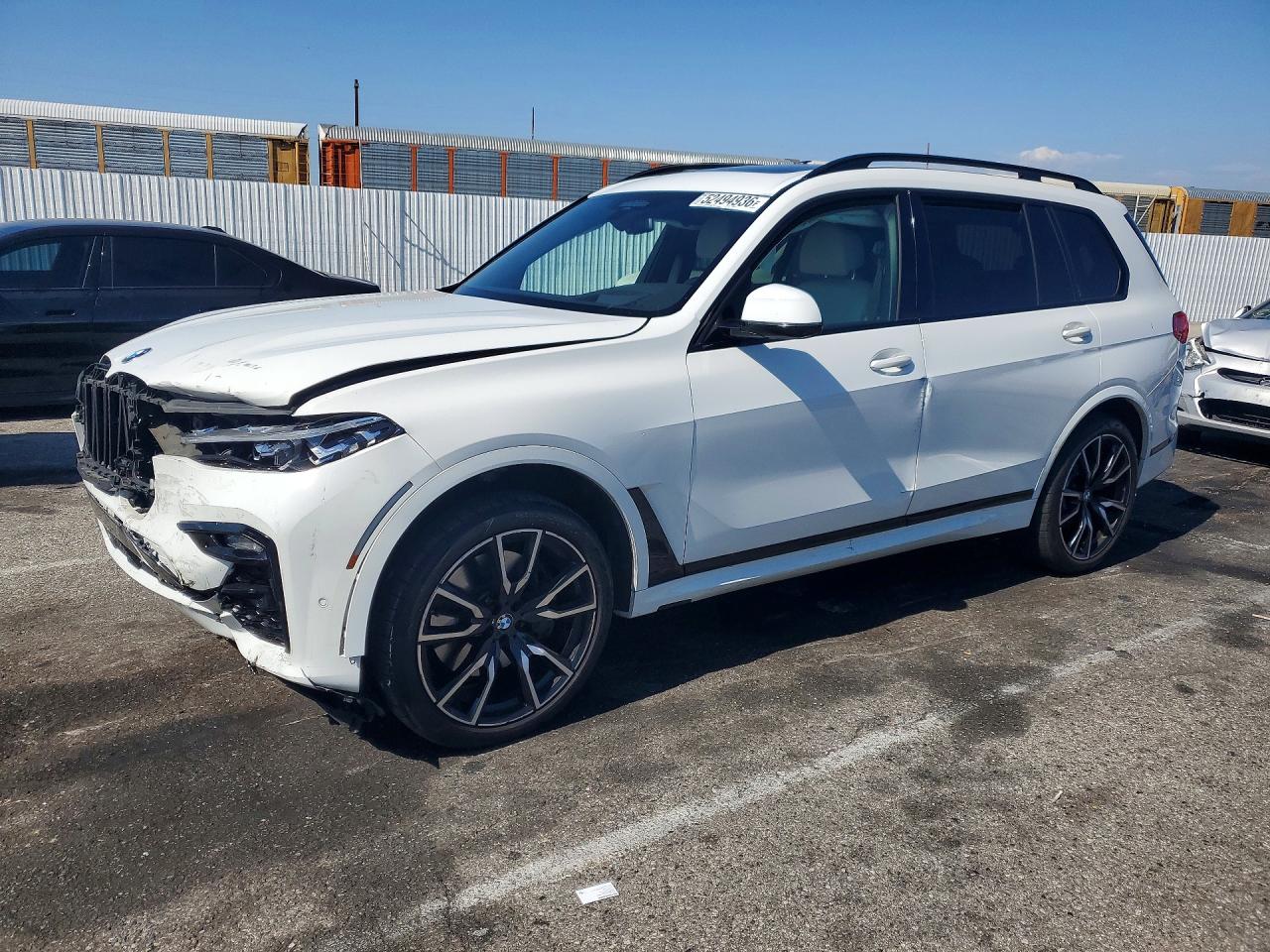 2022 BMW X7