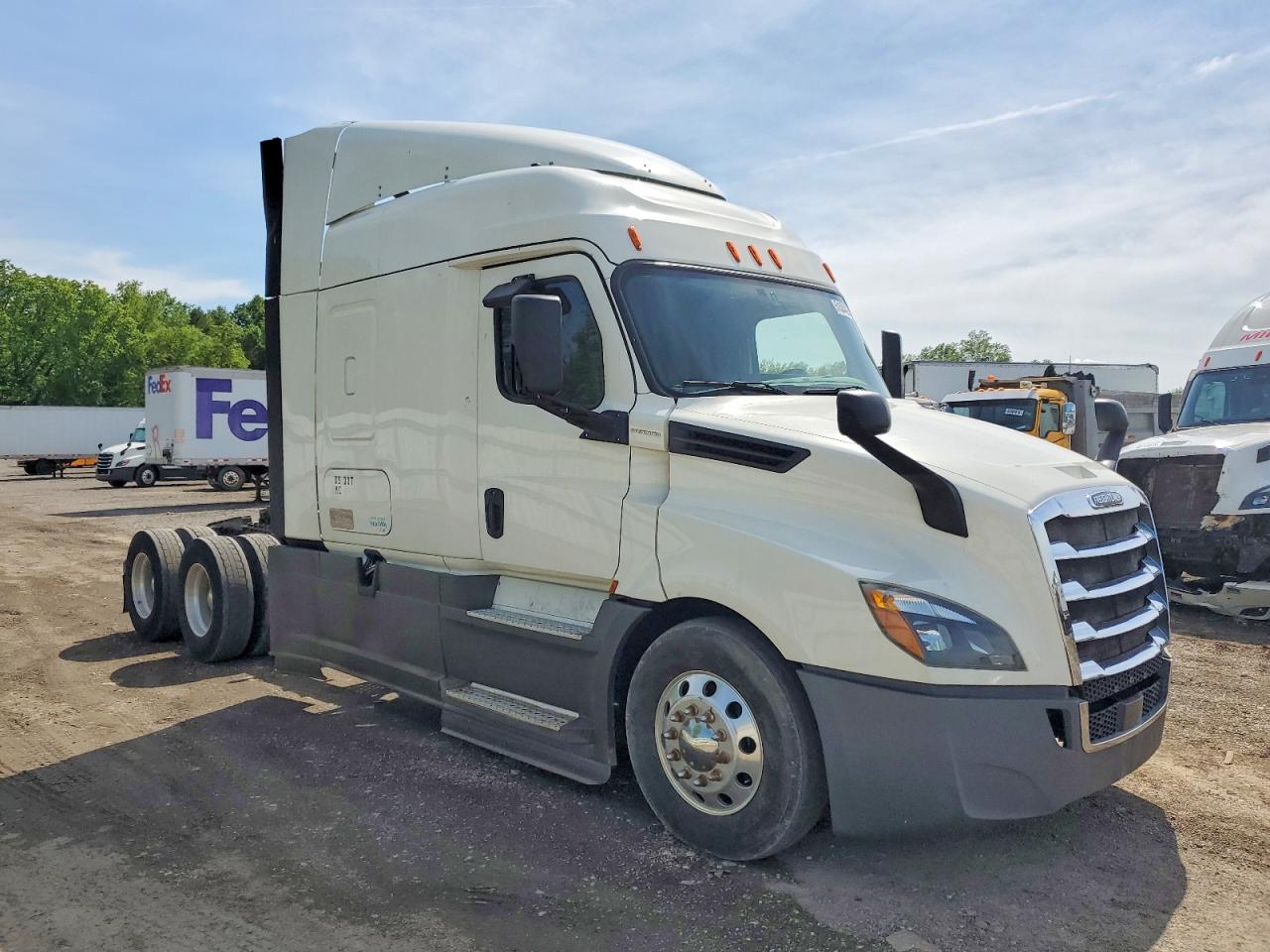 2019 Freightliner Cascadia 126