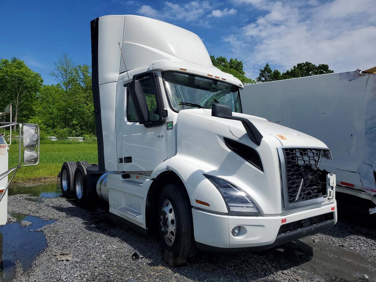 2024 Volvo VNR