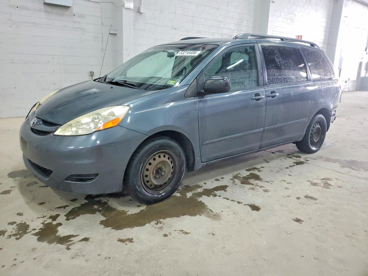 Toyt Sienna